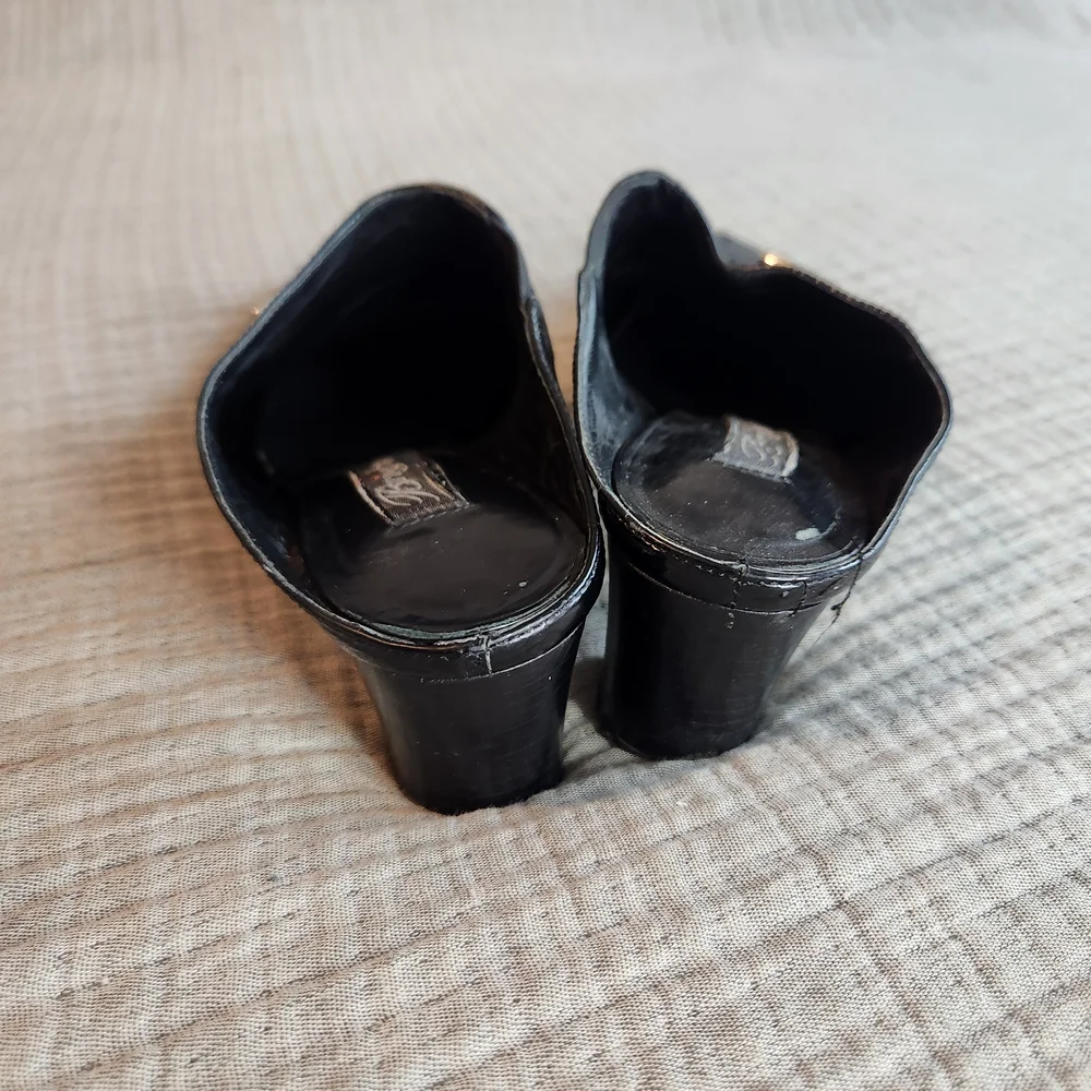 Brighton Black Leather Mules Size 6.5  Heeled Embroidered Buckle Square Toe - Picture 5 of 13